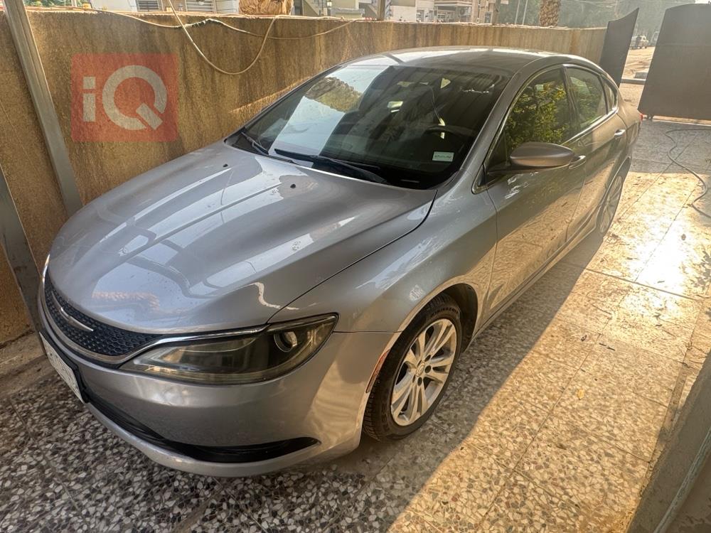 کرایسلەر 200